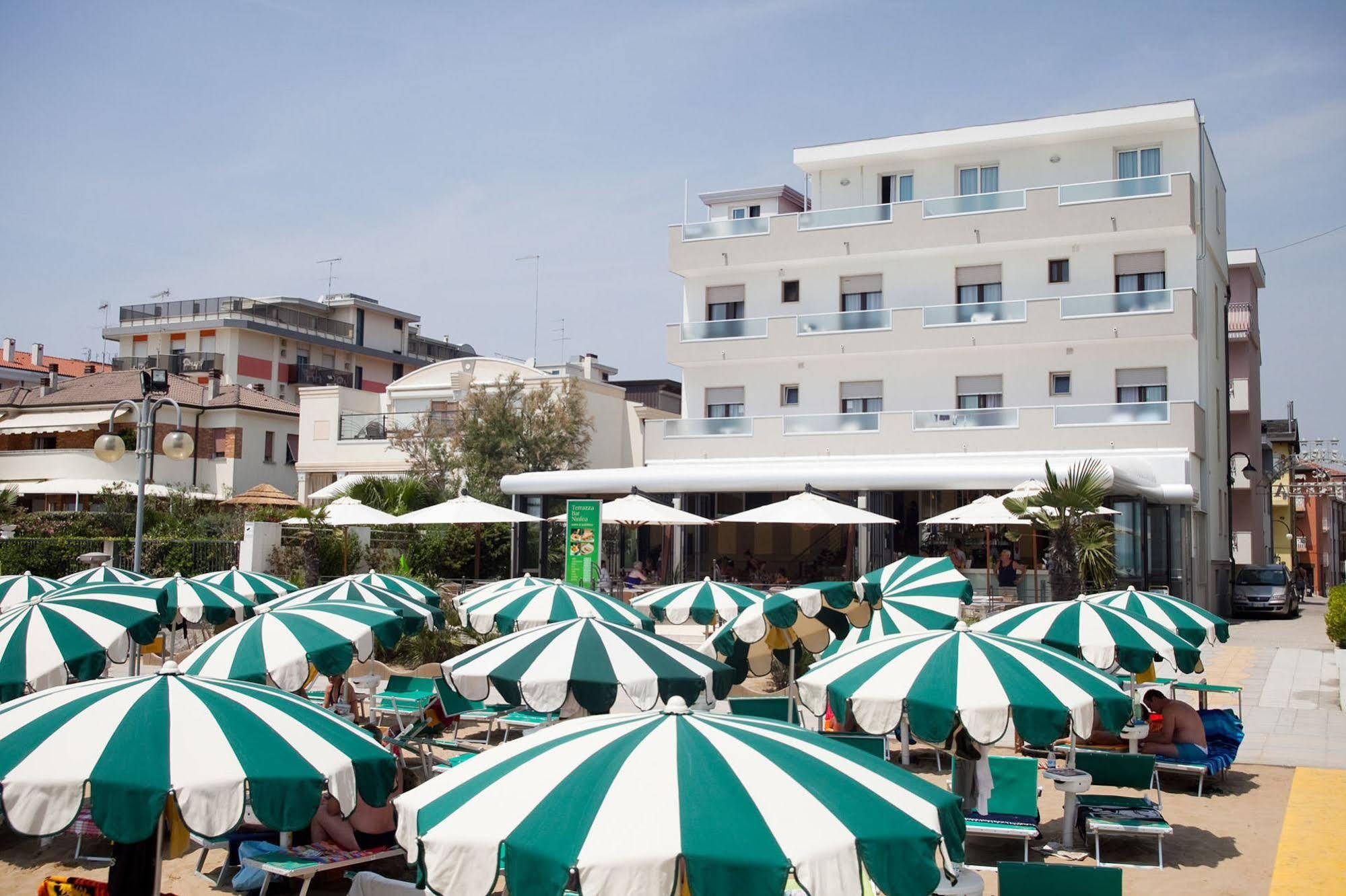 Hotel Columbia & Ninfea Lido di Jesolo Exterior photo